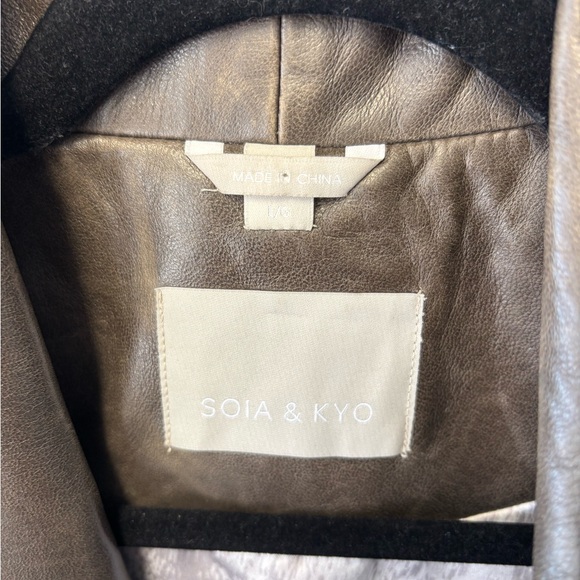 NWOT SOIA & KYO. Rustic Brown large drop lapel lambskin leather jacket. - Picture 2 of 4